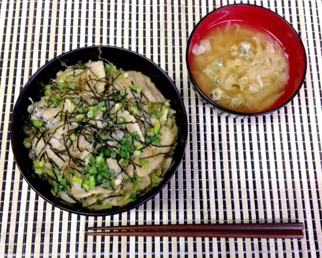 Snapdishの料理写真:試作品  ワンポイントワンコイン弁当『塩豚キャベツ丼』|Cabezon.Nakamuraさん