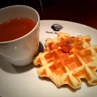 Snapdishの料理写真:シンプルワッフルのホットチョコレートフォンデュ|ぱんださん