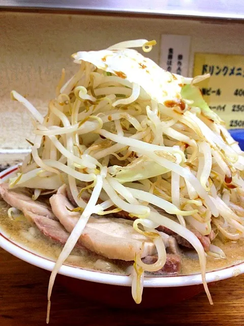 大黒家製麺 チャーシュー野菜増しニンニク増し味カラメ|yujiさん