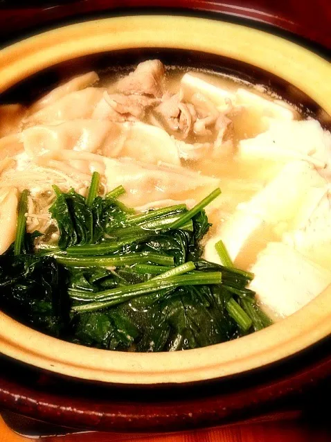 ほうれん草・お豆腐・水餃子・豚バラでお鍋|마도카さん