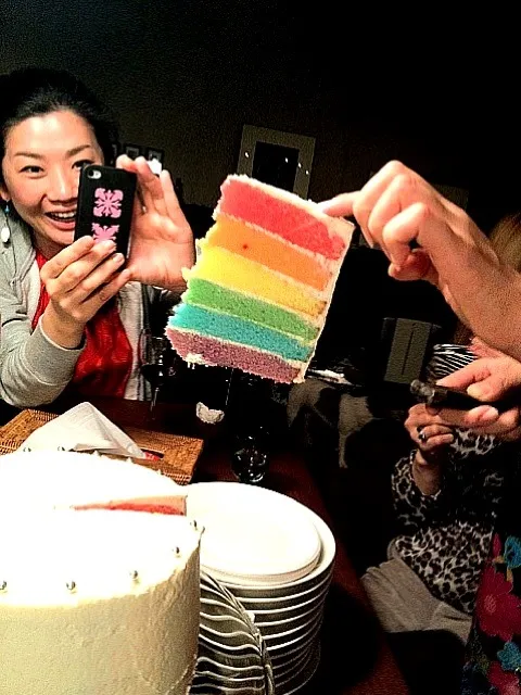 Snapdishの料理写真:Yuki's rainbow cake|luvsie juanさん