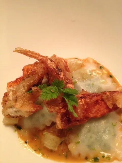 Spinach ravioli with fried soft-shell crab from L'Air Bistro, Taipei, Taiwan|Evelyn Chiuさん