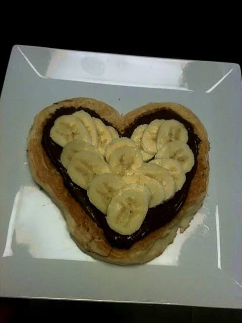 Pancakes with NUTELLA and bananas|Lee Annさん