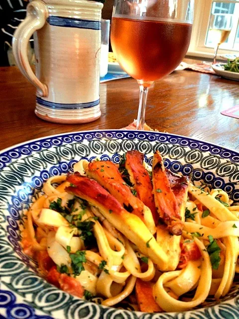 chicken of the wood mushrooms with homemade fettucini, cream, tomato|Matthew Cashenさん