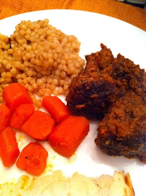 North African meatballs, couscous with dates & glazed carrots|Holly Doranさん