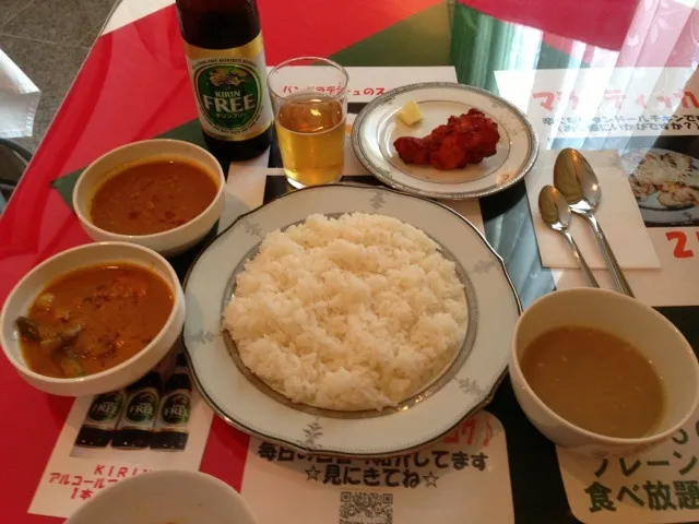 Bランチ。野菜カレーとキーマカレーのセレクト。2種類のカレーを交互に掛けたり混ぜたりしてミールス風に頂く。豆スープが嬉しいセット(^O^)|西田寛さん