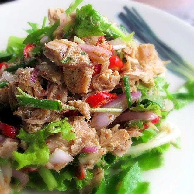 ยำทูน่า(Spicy Tuna salad)|Love Eatさん