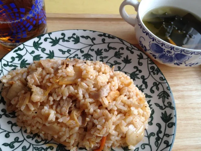 豚キムチ炒飯  わかめスープ|ikukoさん