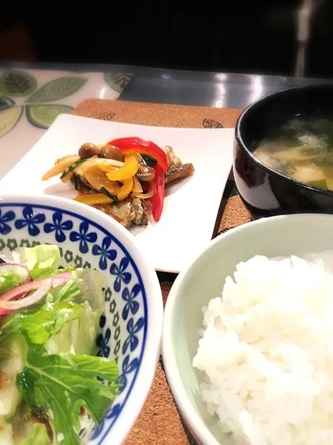 さんまの野菜あんかけ・サラダ・お豆腐とワカメの味噌汁|ji-yuさん