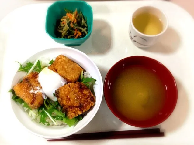 今日は学食でランチ 鯖の竜田揚げ丼|よしさん