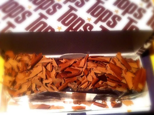 今月の家人へのケーキはチョコ系とのリクエストでベタだけどトップス(ただしキングスケーキ)|naoko shimoshimbaraさん