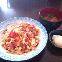 Snapdishの料理写真:chahan and onsen tamago w/ misoshiro soup