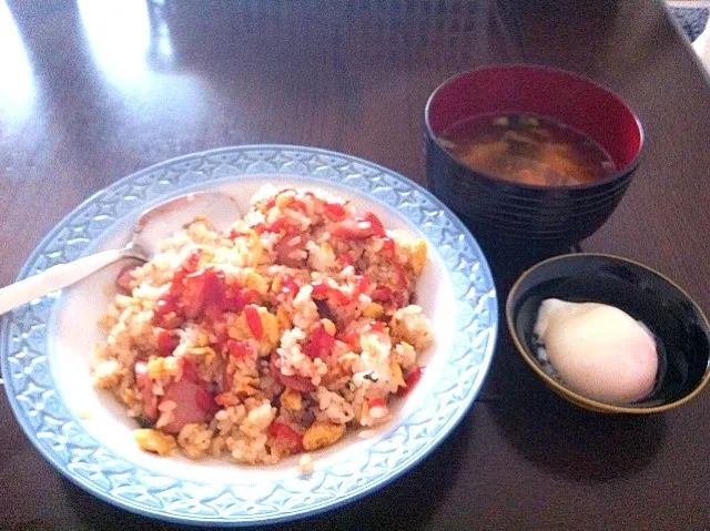 Snapdishの料理写真:chahan and onsen tamago w/ misoshiro soup|azalea bayramさん