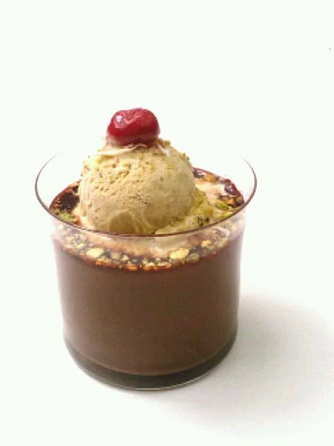 Snapdishの料理写真:Noble Chocolate Mousse with pistachio ice cream|Niah Clarkさん