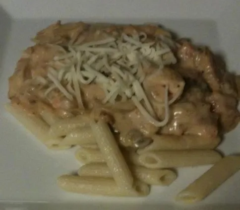 Snapdishの料理写真:Penne alfredo pasta|Lee Annさん