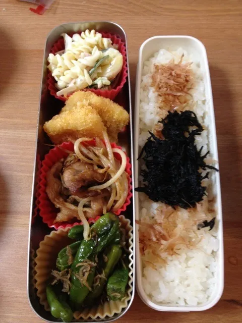 Snapdishの料理写真:弁当 マカロニサラダ 豚焼肉（焼肉のたれ） ししとうじゃこ炒め エビカツ（冷凍）|美和さん