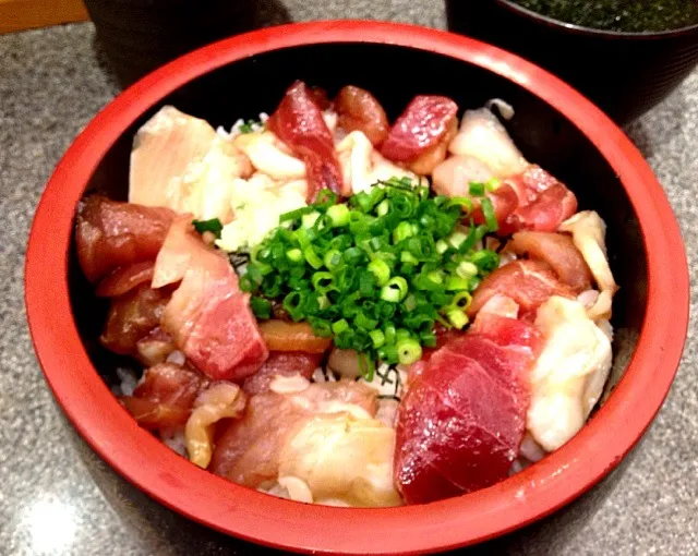 Snapdishの料理写真:宝田水産の賄い丼|Cabezon.Nakamuraさん