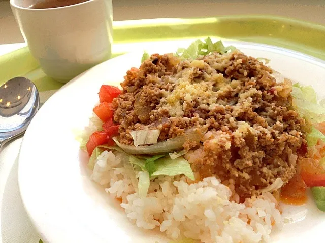 Snapdishの料理写真:今日の社食はタコライス。490円。カフェめし風。|ルーア・ブランカさん