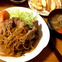 Snapdishの料理写真:豚生姜焼き風と豚汁|rikaさん