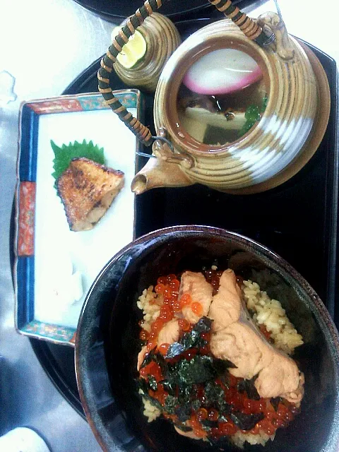 Snapdishの料理写真:はらこ飯、土瓶蒸し、鯛の柚菴焼き|ちなつさん