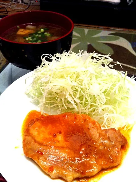 豚肉の辛味噌焼き☆葱たっぷりもずく豆腐スープ|マイコさん