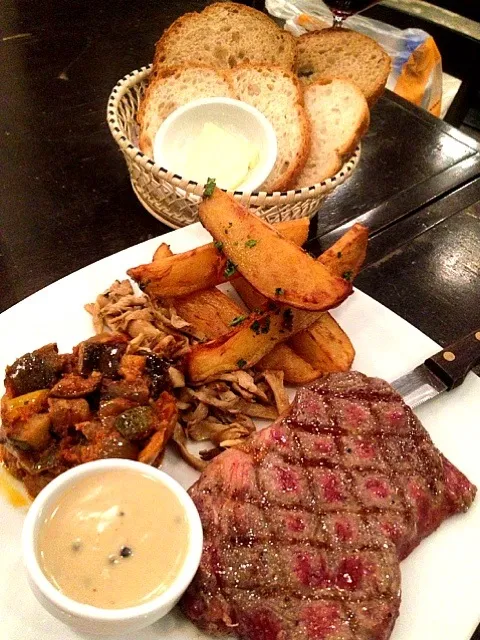 牛肉レアステーキ|浦野さん