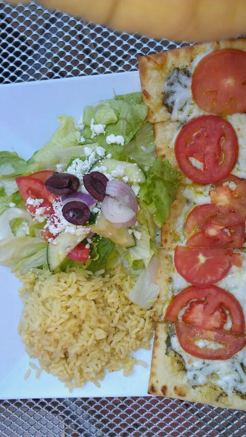 margheti flat bread with rice and a salad|adrianaさん