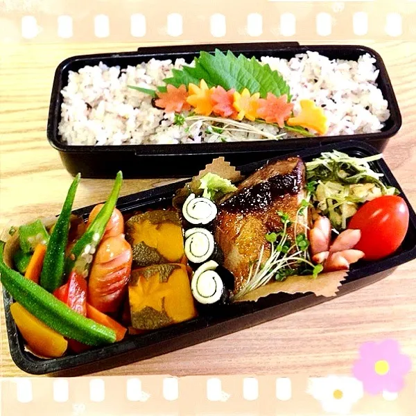 Snapdishの料理写真:卵を買い忘れてた日の旦那さまお弁当(^o^)   鰤の照り焼き☆十六穀米❤|さゆさん