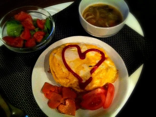 Rice omelette with hearts|Emi Chiba-Smithさん