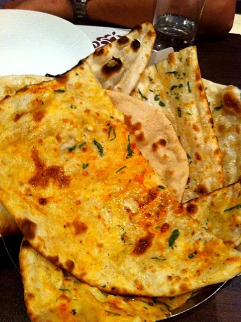 Basket of Naans :DDD|manasi bhargavさん