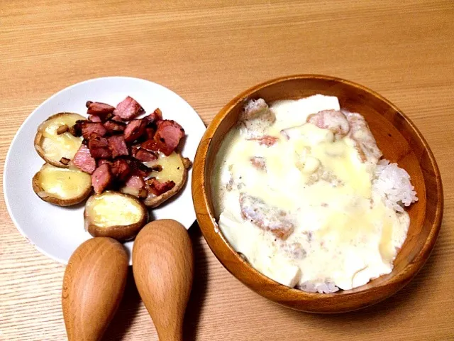 キノコとベーコンのチーズ炒め 豆腐とチーズ丼|たかおさん