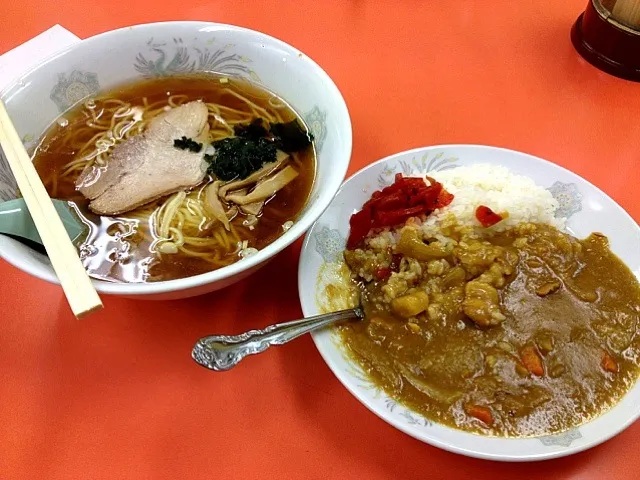 ラーメンと半カレー|すかラインさん