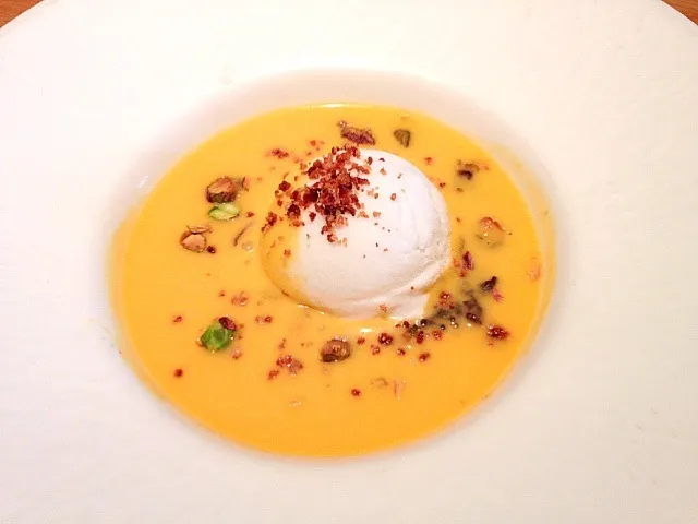 Chilled cream of pumpkin topped with coconut ice cream|Shing Tayさん