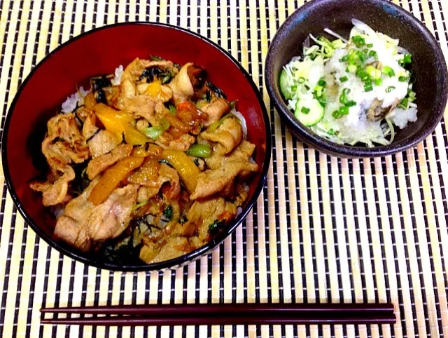 今日の賄い丼  『柿と豚の甘辛炒め』『ニラ饅頭の塩ポンサラダ』|Cabezon.Nakamuraさん