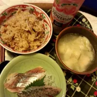 Snapdishの料理写真:炊き込み御飯＆あじの刺身＆ワンタン