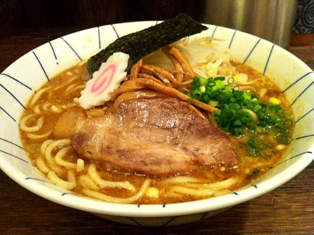 代々木の名店のセカンドブランドらしい。味噌ラーメン760円＋生卵50円|Toshiyukiさん