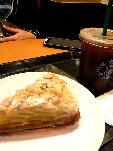 Apple crumble pie&ice coffee for our dessert:)saraaap Buhay!:)yihaaaa|Dezza Tsuchiyaさん