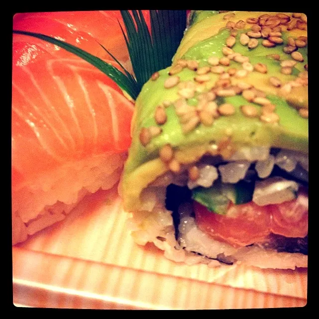 Salmon and Avacado sushi|Mさん