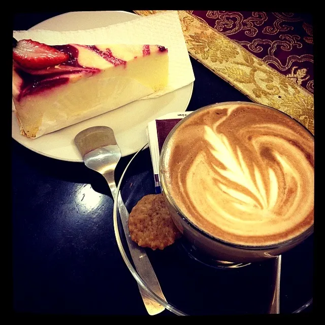 Cafe latte & strawberry cheesecake|Mさん