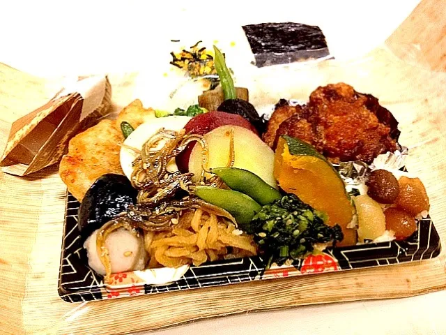 Snapdishの料理写真:竹皮弁当|みぃさん