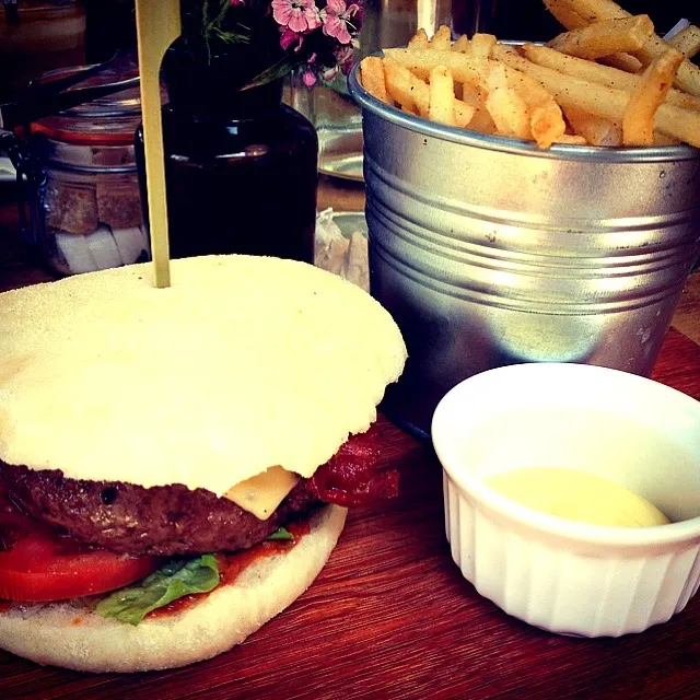 Beef burger with truffle fries|Mさん