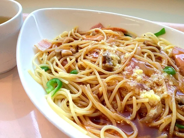 今日の社食はあんかけパスタ。450円。愛知県のご当地グルメらしい(^_^)|ルーア・ブランカさん