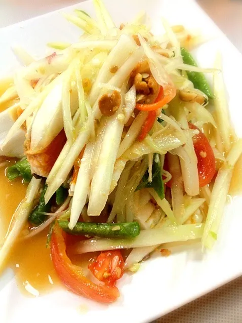 Authentic Thai spicy salad|PhUnGさん