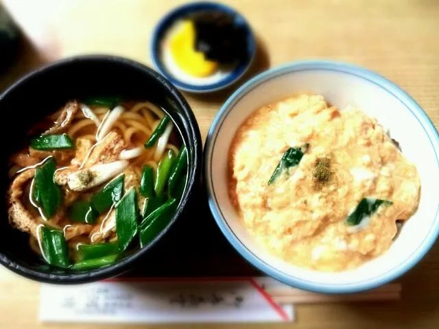 きつねうどん&玉子とろっとろ天とじ丼|なーさんさん