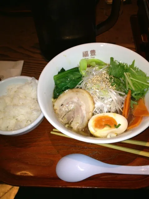 七種野菜の醤油麺と半ライス|おっちさん