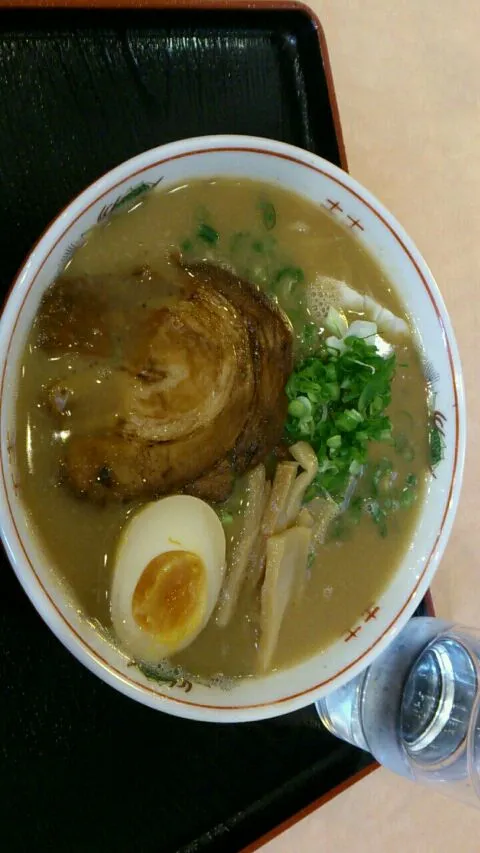 Snapdishの料理写真:こくまろラーメン本日500円@まるみや製麺|るおとさん