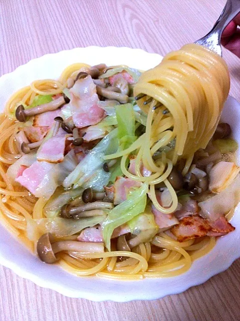 キノコのコンソメスープパスタ🍝|食レポ エステオヤジ @高石さん