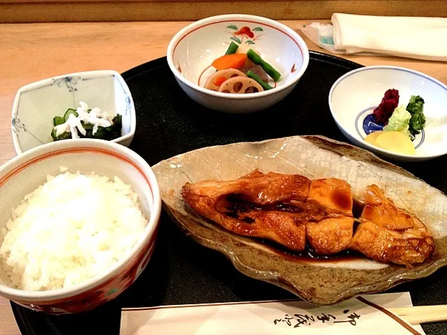 カレイの煮魚定食|こんどう かずゆきさん