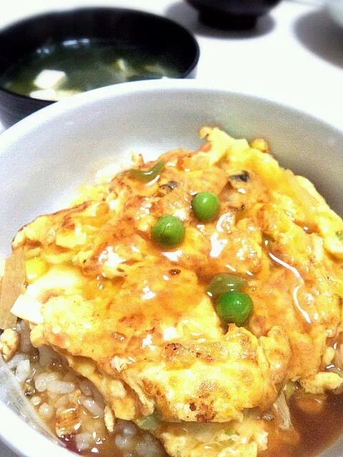 Snapdishの料理写真:天津丼と豆腐ワカメ中華スープ|ぽっけさん