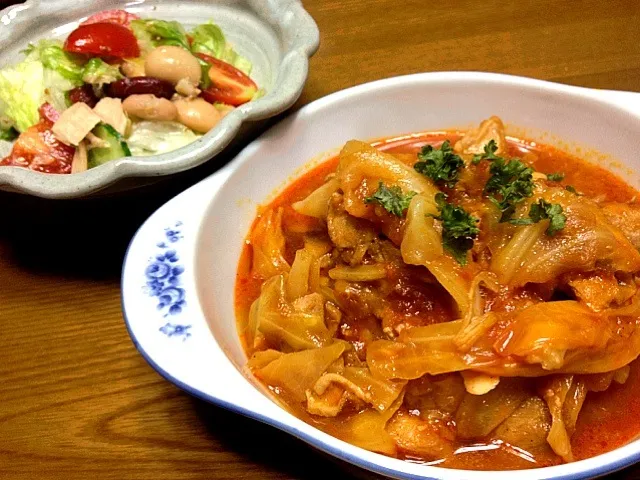 鶏とキャベツのトマト煮、レタスとお豆のサラダ|とんちゃんさん